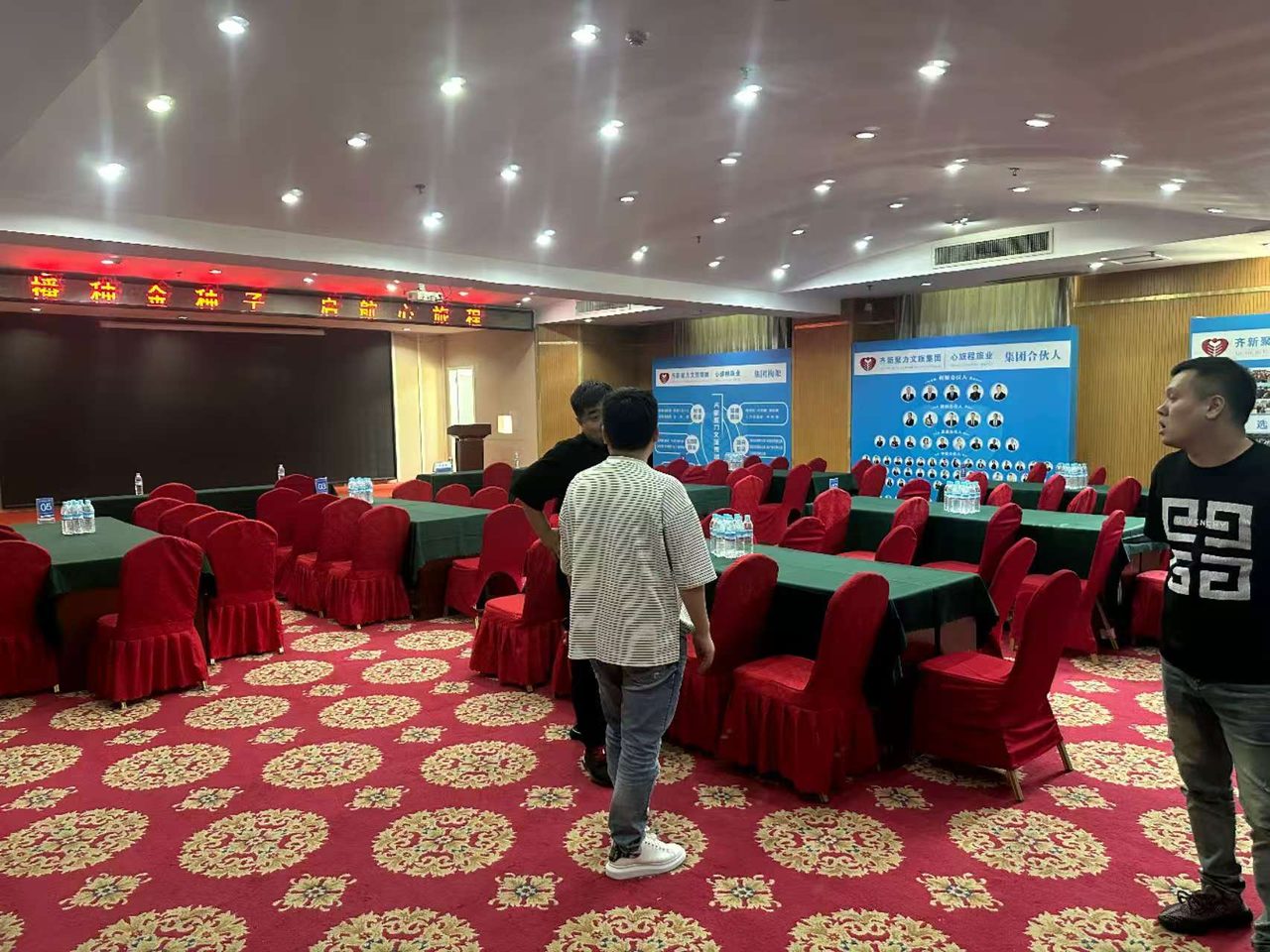bdec17ed-c0a7-4a86-a64d-8dd2e65b7a84.jpg